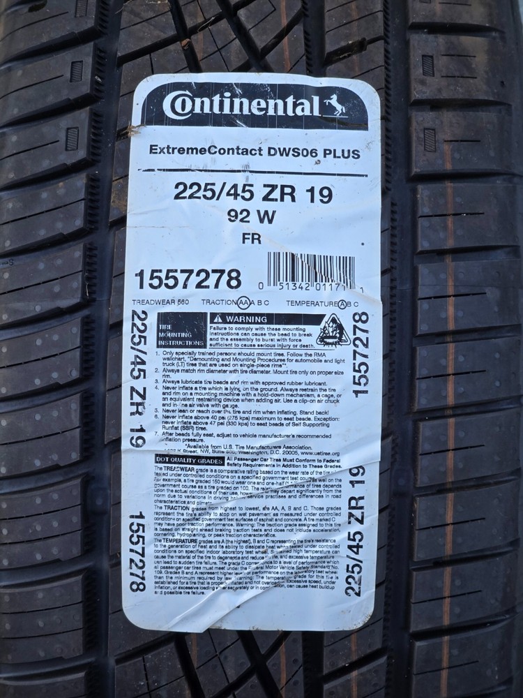 Continental ExtremeContact DWS06 Plus 225/45ZR19 High-Performance All-Season Tire