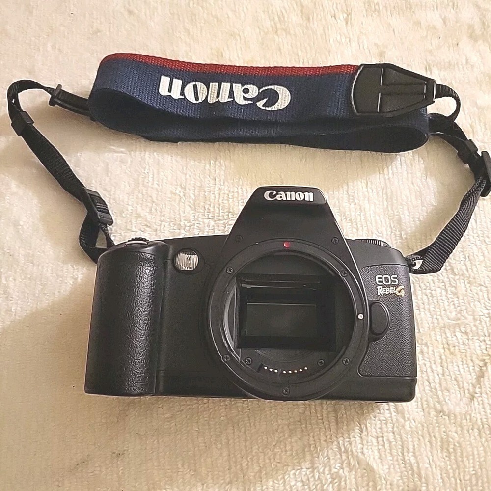 Canon EOS Rebel G SLR 35mm Film Camera 55mm  Zoom Lens See Pics And Carry Case