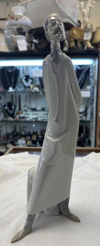 Lladro Doctor Physician Porcelain Figurine W/Stethoscope 14”