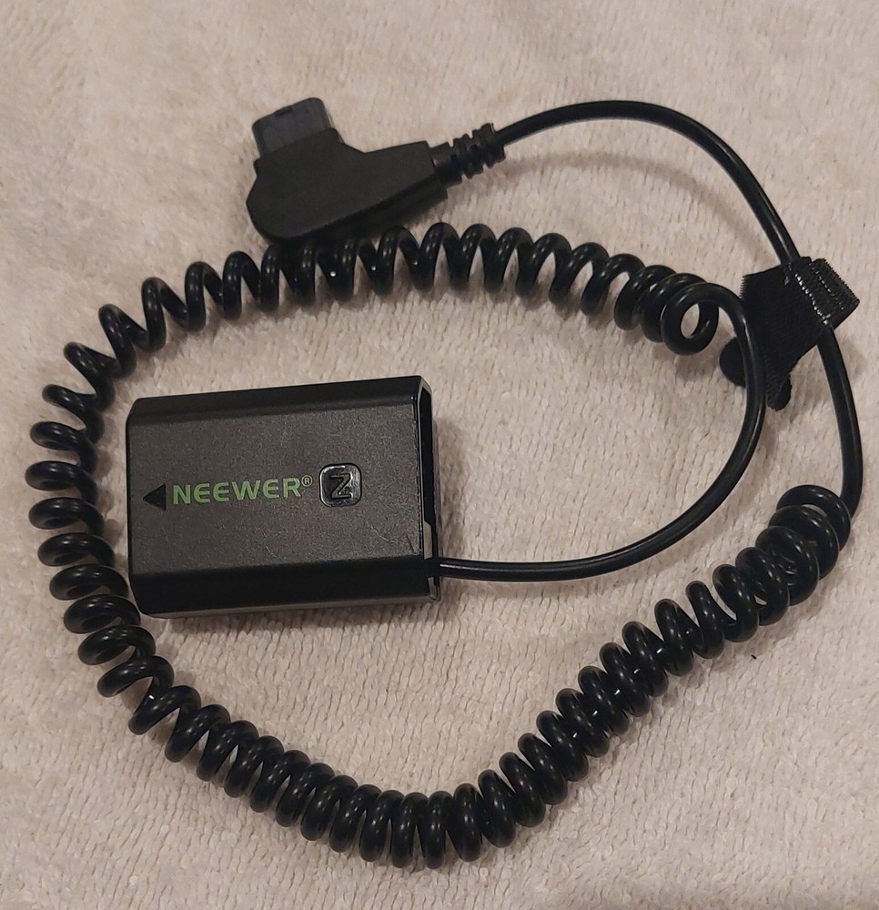 NEEWER D Tap to NP-FZ100 Dummy Battery Power Supply for V Mount Battery for Sony