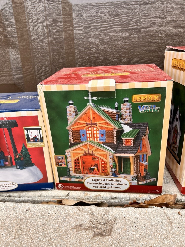 Lemax Vail Village Lighted Building Decor with Illumination