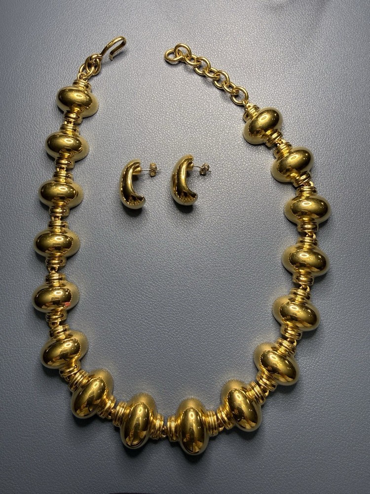 Vintage Monet Chunky Gold Tone Necklace and Earring Set Signed