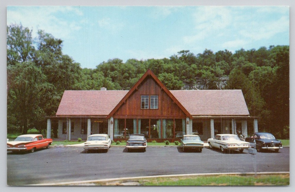 Wonder Cave Monteagle TN New Entrance Vintage Cars Postcard Color King