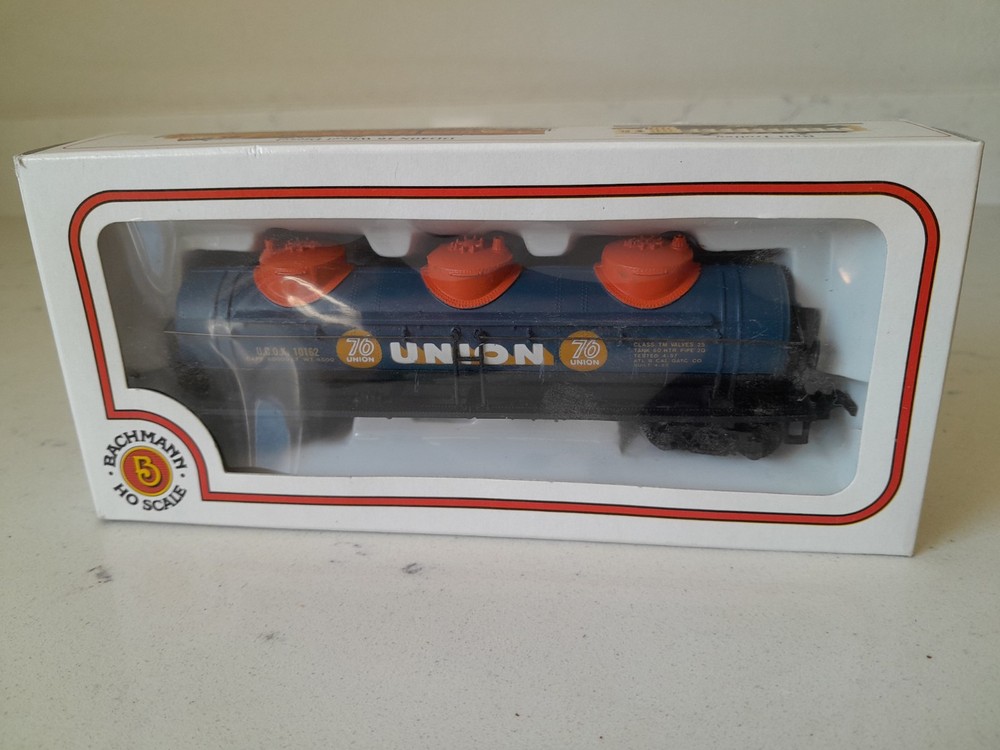 VTG NOS Bachmann HO Gauge Union 76 Triple 3 Dome Tank Tanker Train Car 10171