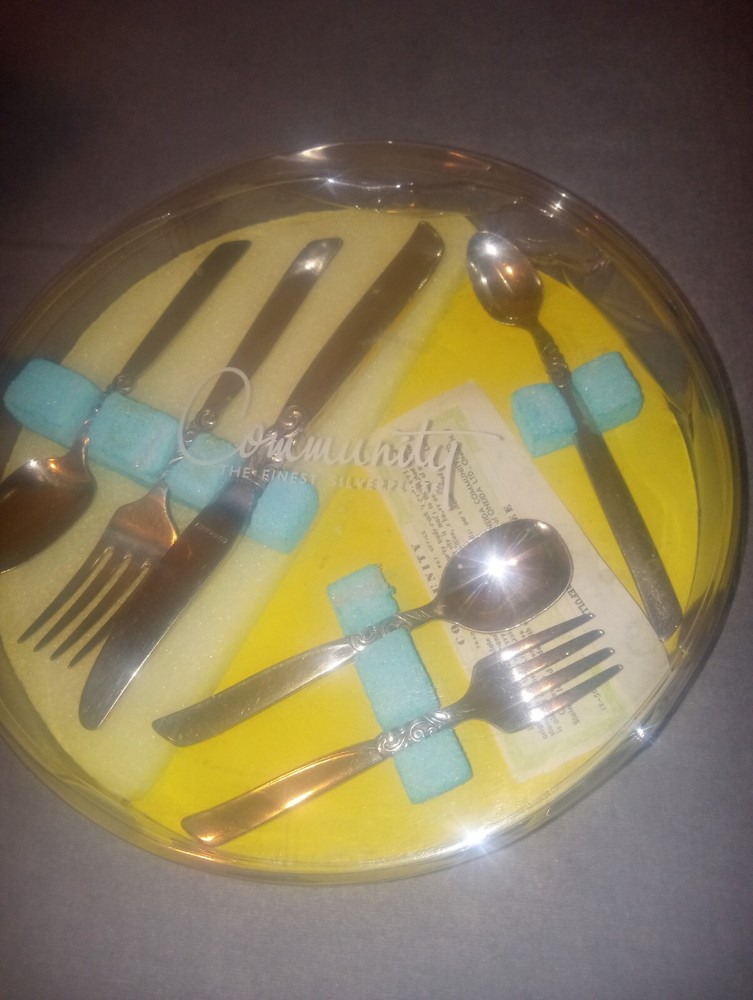 Vintage Community Silver Plate Six Piece Set Forks Spoons Knife