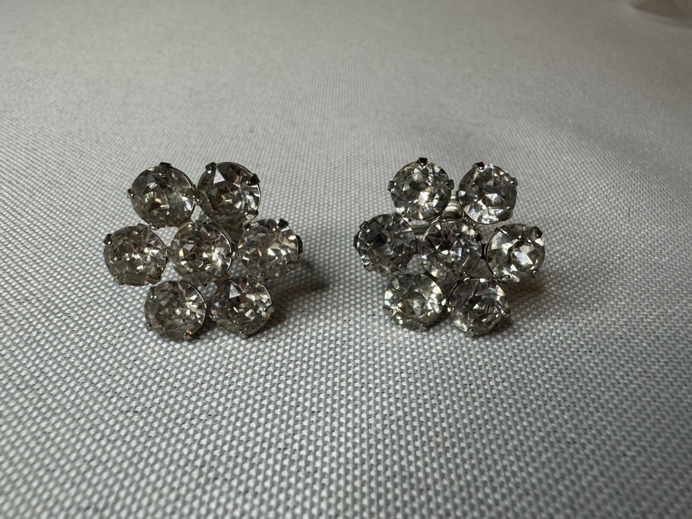 VINTAGE Signed WEISS Clear Rhinestones Silver Tone Screw Back Earrings