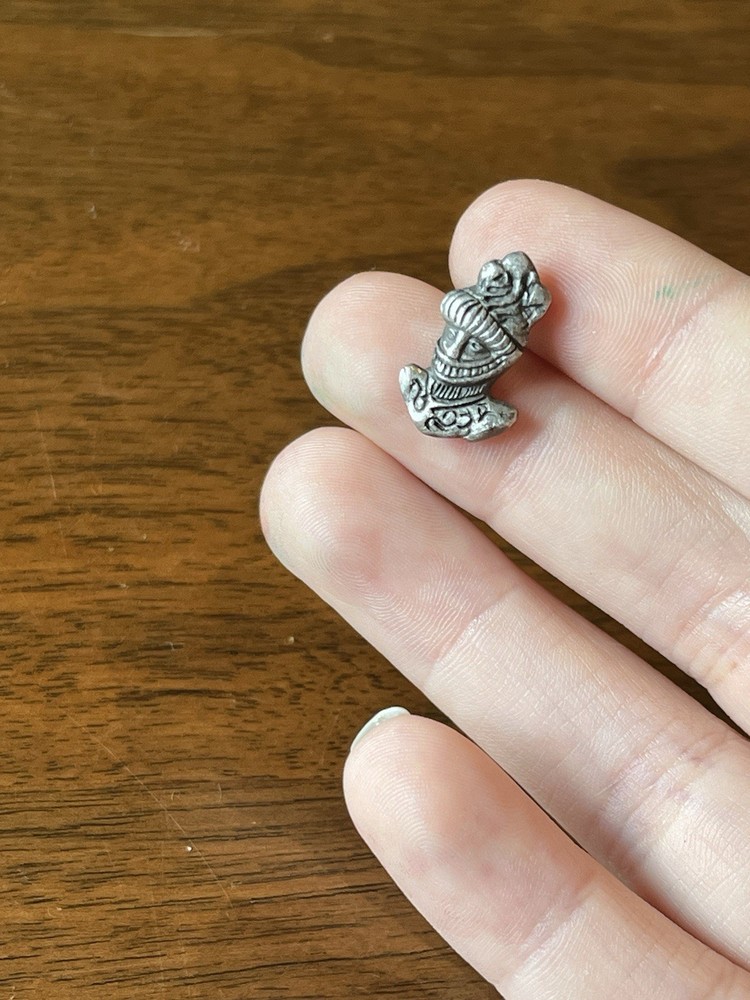 vintage silver tone knight shaped tie tack 1/2”