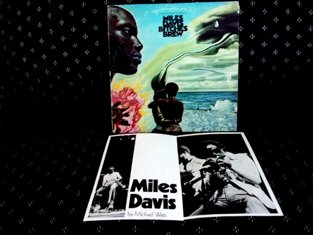 Miles Davis Bitches Brew vinyl LP Columbia EX/VG+ 1975 Pressing w/BONUS