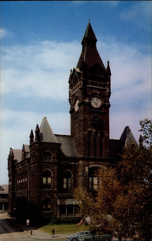 Pennsylvania Butler County Court House ~ 1950s-60s vintage postcard sku793
