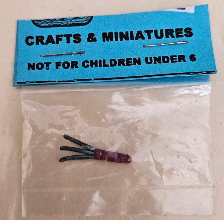 Island Crafts & Miniatures hand rake 1:12 scale painted red