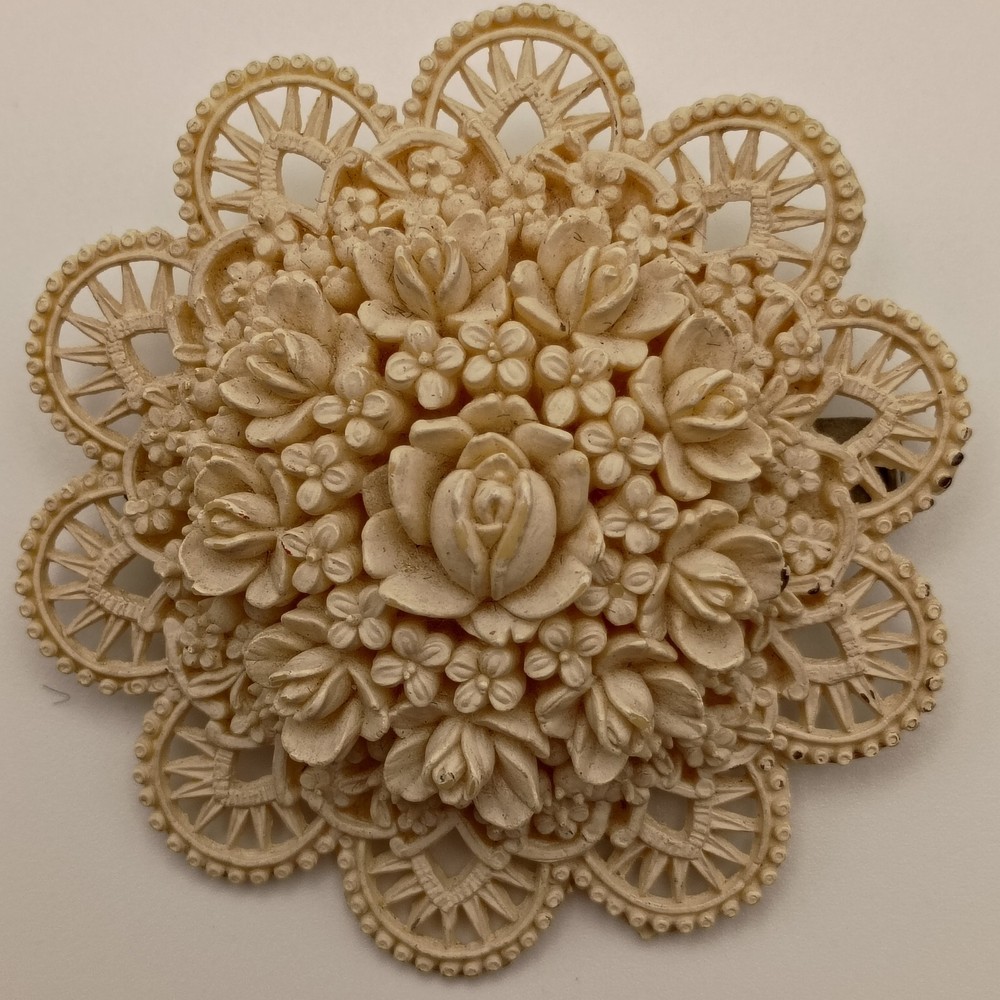 Vintage 3D Carved Rose Bouquet Brooch Cream Color Detailed Floral