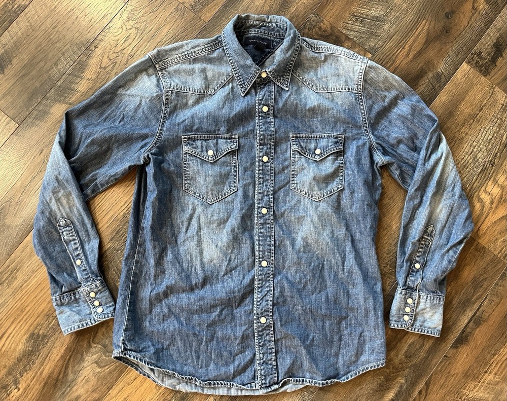 Women’s Tommy Hilfiger Denim Chambray Long Sleeve Pearl Snap Button Down Shirt M