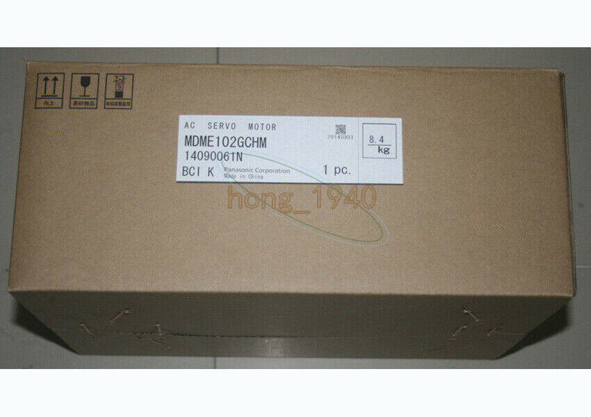 1pcs New in box Panasonic Servo motor MDME102GCHM