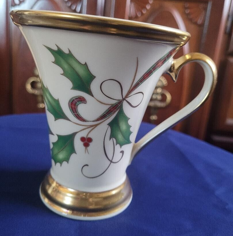 LENOX Holiday Nouvea Gold Christmas Accent Mug Holly Berry Ribbon USA 10 oz-image