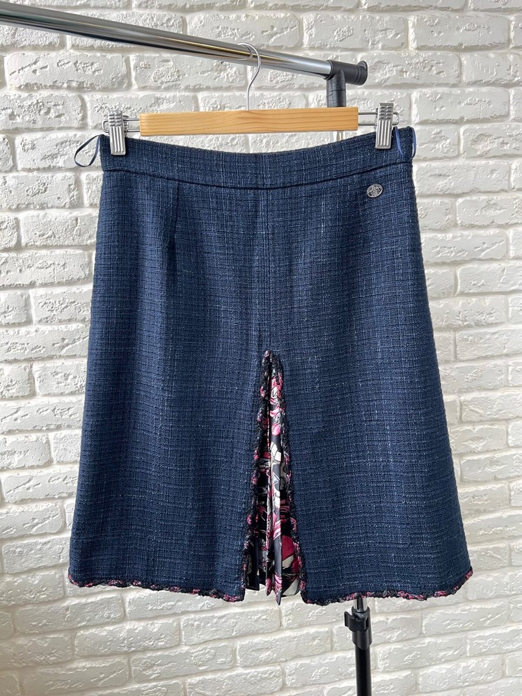 Chanel Tweed Wool Pleated Logo Navy Skirt Women's Size 40