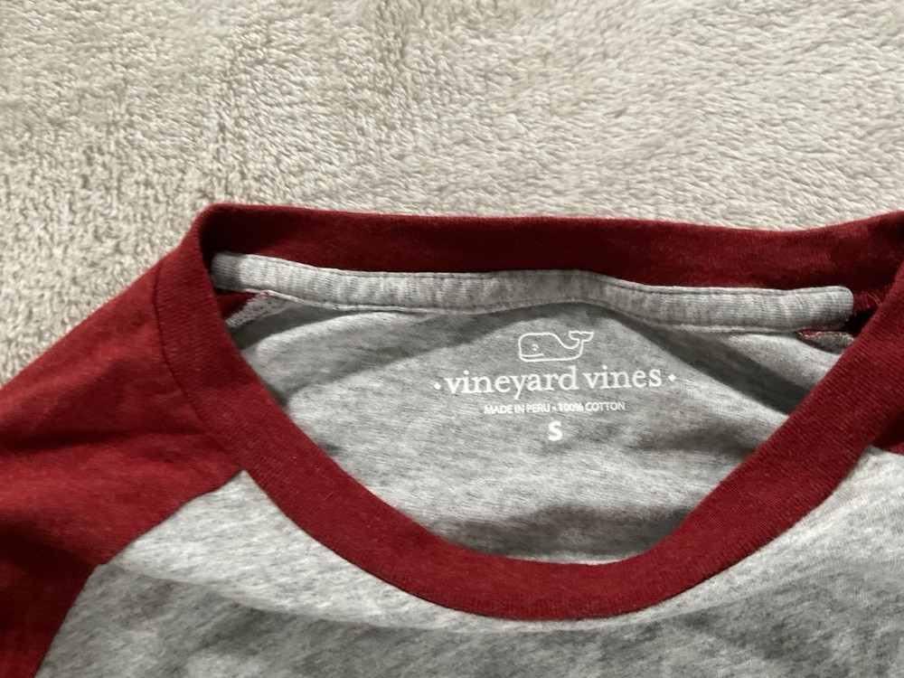 Vineyard Vines Mens Small Gray Crew Neck Long Sleeve T-shirt Pocket EUC