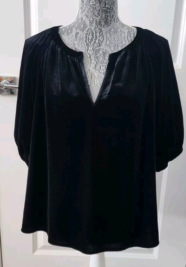 NWT Gap Womens Pullover Top Size Xl Velvet Black Stretchy NWT holiday Party Top