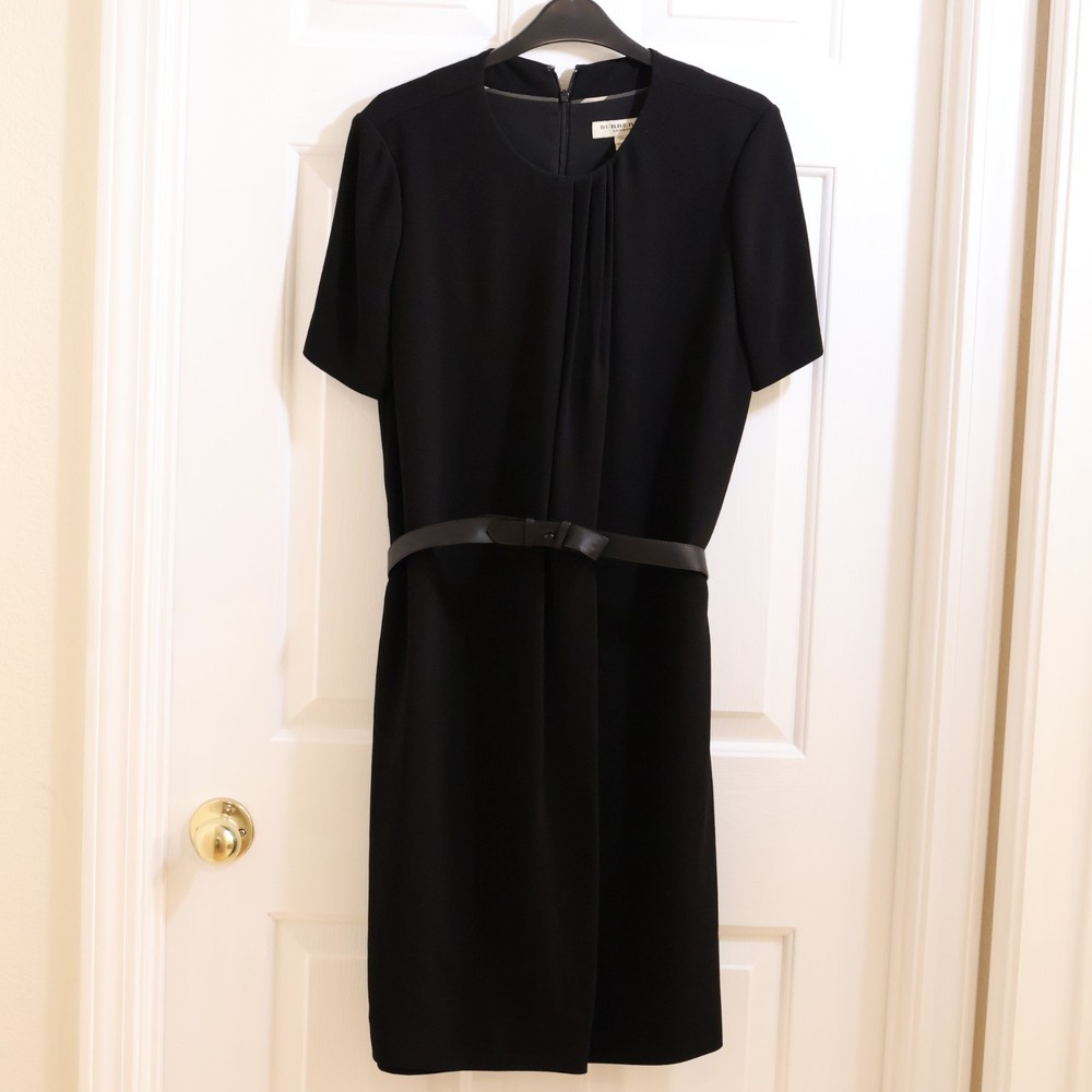 READ Burberry black short sleeve belted dress notched V-neck, polyester US 6 / M