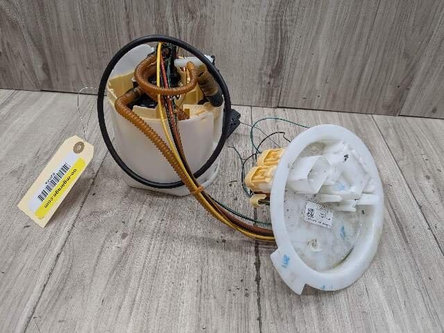 16-22 OEM BMW G11 G12 740 750 Engine B58 Gas Tank Fuel Pump Sending Unit