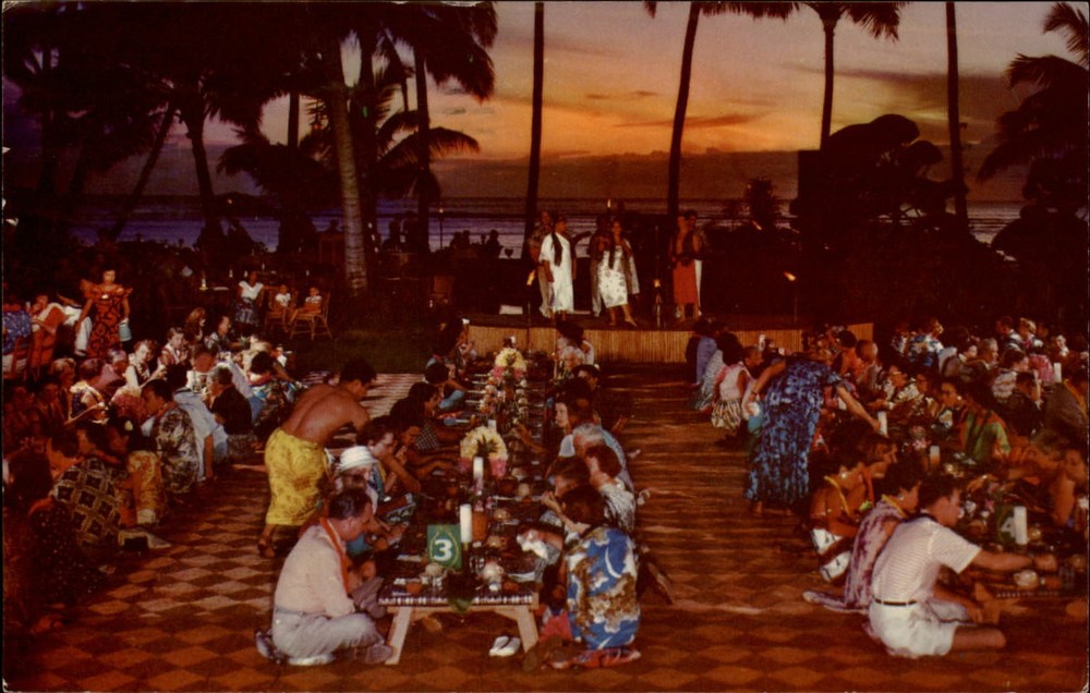 Waikiki Honolulu Hawaii Luau at Queen's Surf Beach ~ 1950s postcard sku393