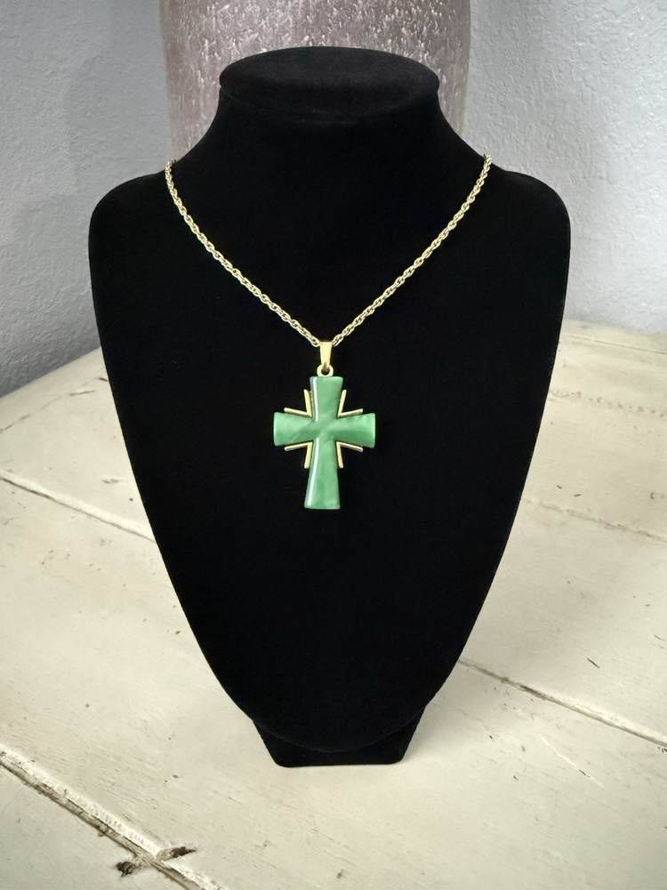 Vintage Trifari Green Lucite Cross Pendant Necklace Gold Tone Signed