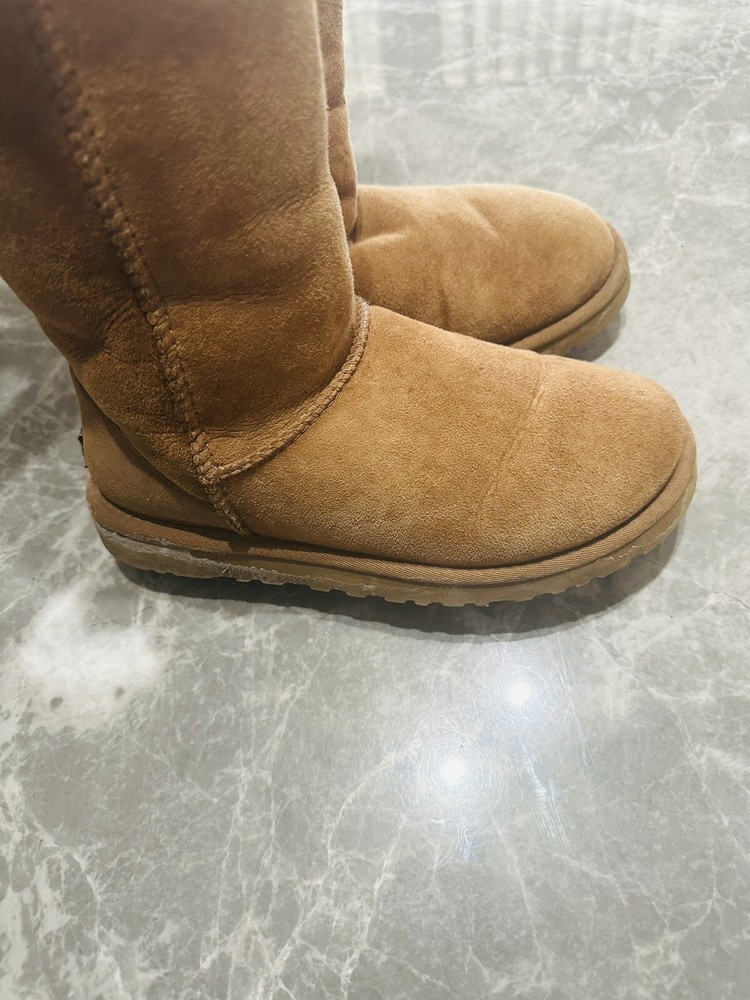 Ugg Boots Adult Size 5 Tall Classic  Tan