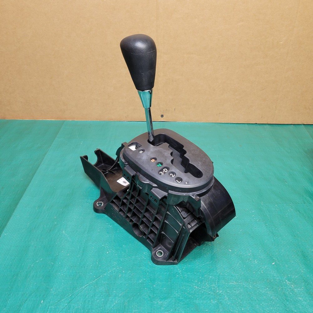 2008-2014 Toyota Yaris Auto Transmission Gear Shifter Selector OEM 33560-52320