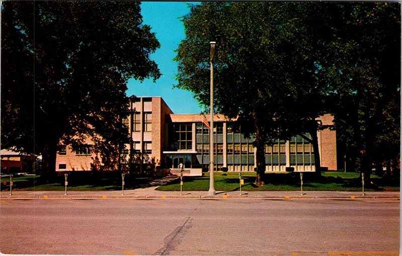 Postcard COURT HOUSE SCENE Algona Iowa IA m/09 AO9511