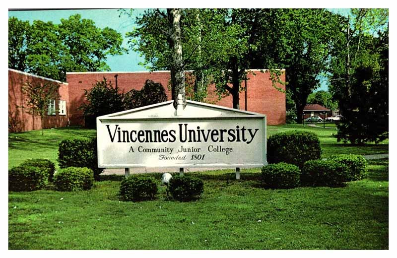 Postcard SCHOOL SCENE Vincennes Indiana IN m/09 AU6056