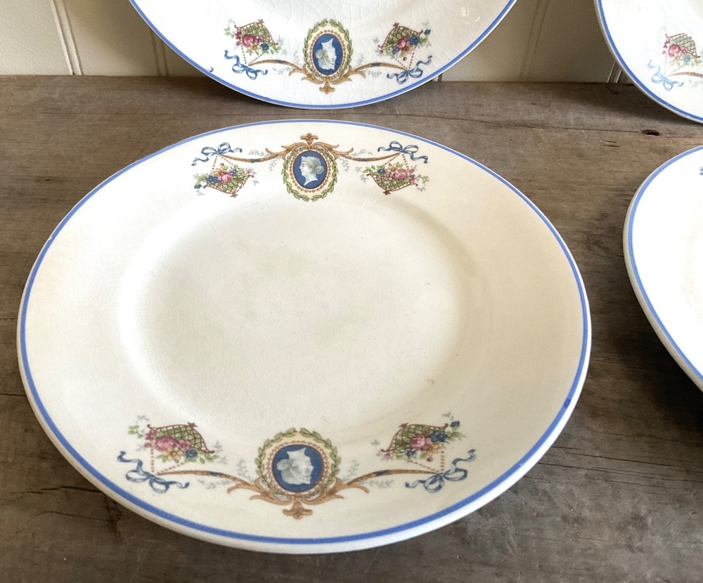 Set of 4 Vintage Dessert Plates Cameo Floral Motif by Homer Laughlin - Blue Trim