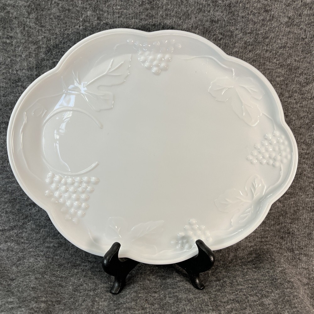 Indiana Colony Milk Glass White Harvest Grape Snack Luncheon Plate