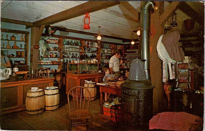 Postcard SHOP SCENE Amana Iowa IA m/09 AL9145