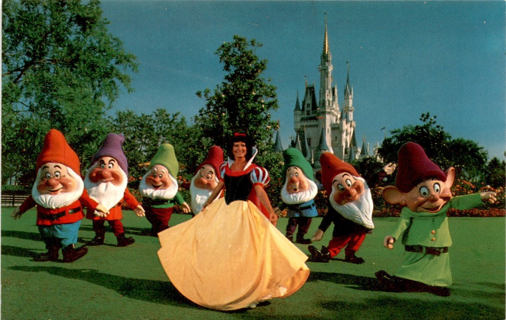 Magical Walt Disney World Snow White Seven Dwarfs Postcard