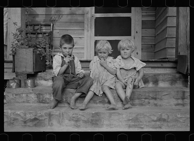 Photo:Skyline Farms Alabama Children of Resettlement Farmer 1935 Porch