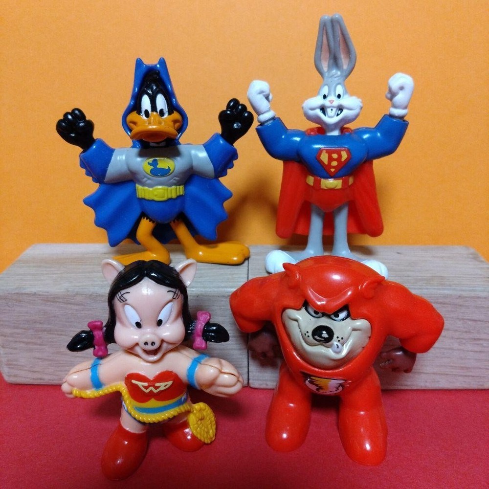 35 McDonald's Looney Tunes Super Heroes Comp Meal Toy