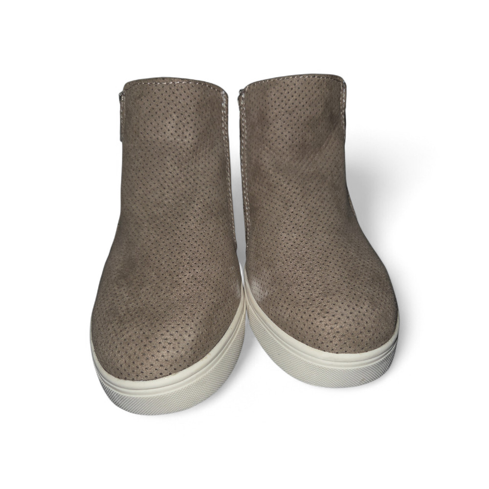 Time and Tru Women's Wedge Sneakers Bootie Style Memory Foam Taupe Size 6.5 W