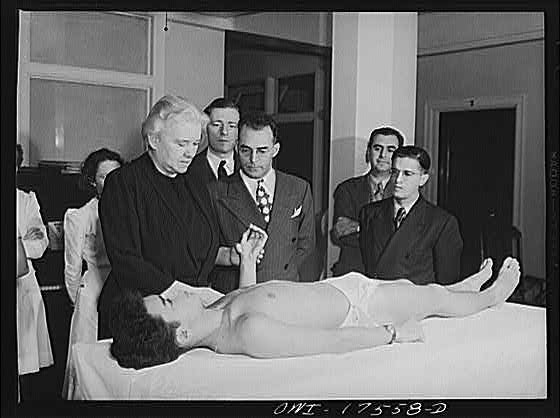 Minneapolis, Minnesota. Sister Kenny conducting a class at the Elizabeth Kenny