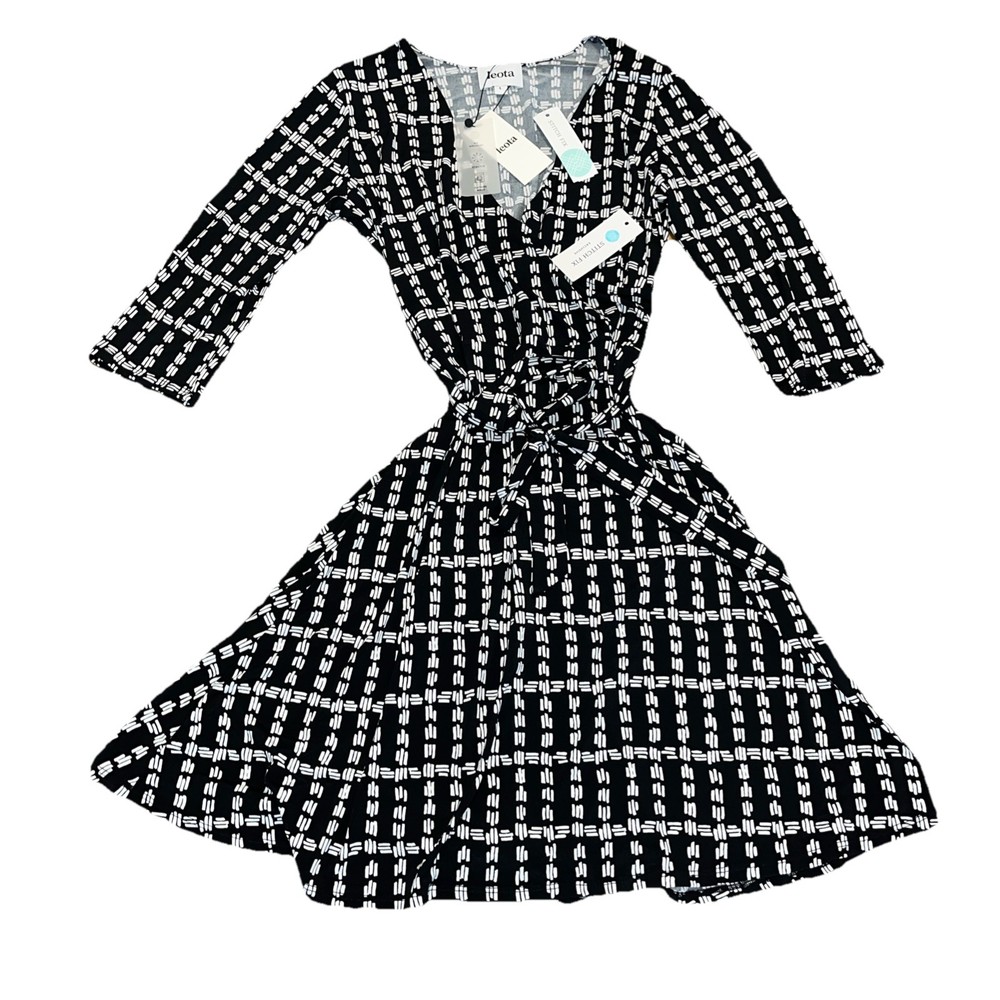 Leota Women's Faux Wrap Dress Pink Size L 3/4 Sleeve. Black White. NWTGeometric
