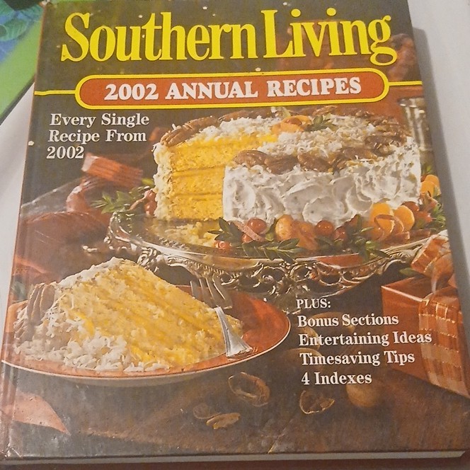 Southern Living 2002 Annual Recipes Hardcover Illustrated Oxmoor House Cookbook