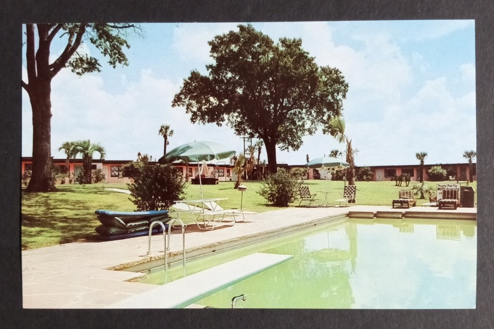 South of the Border Postcard Dillon SC Pool & Courtyard Chrome 1960s