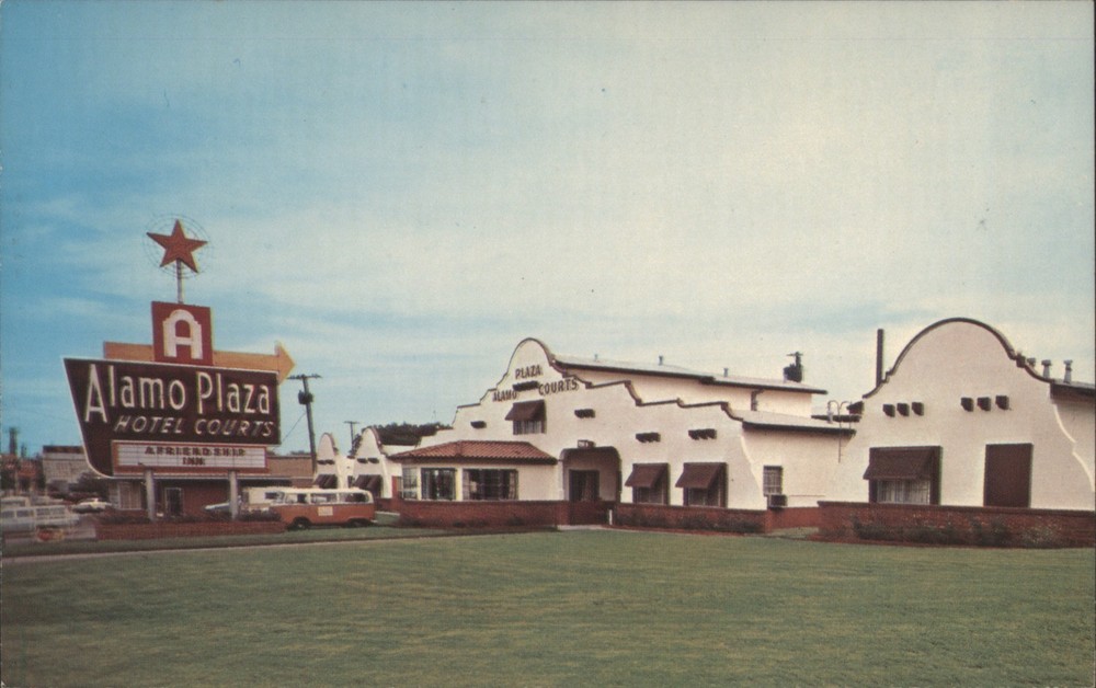 Dallas, Texas TX Alamo Plaza Hotel Courts, Star Sign-Dallas Vintage Postcard
