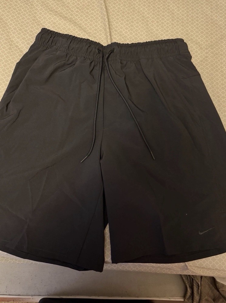 Nike Unlimited Men's Dri-FIT 9