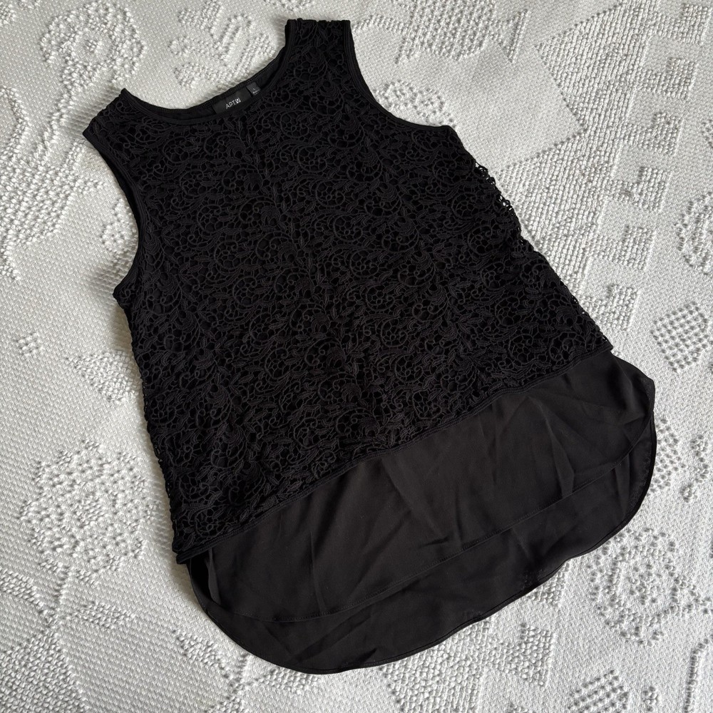 Apt. 9 women’s size large black sleeveless tank top with paisley lace overlay