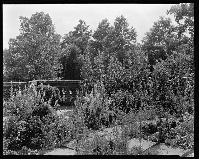 Photo:Richmond Virginia Trigg House 1930s Garden View Henri co County