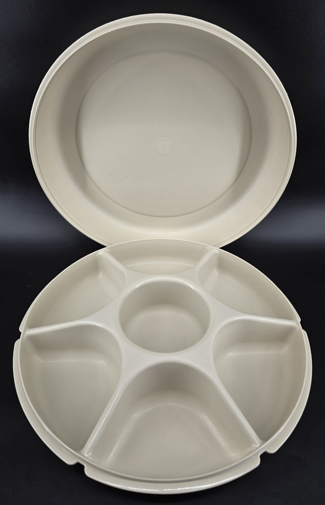 Vtg Tupperware Serving Center Vegetable Fruit Divided Tray 1665 & Lid 1666 Beige