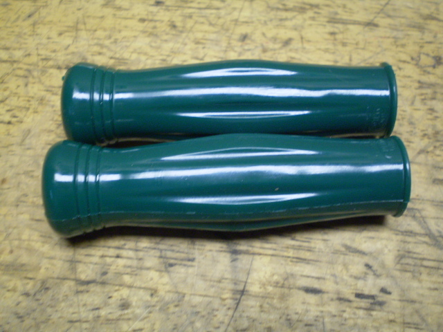 Vintage Mint NOS Green Hunt Wilde Tricycle Sidewalk Bicycle Pedal Car Grips