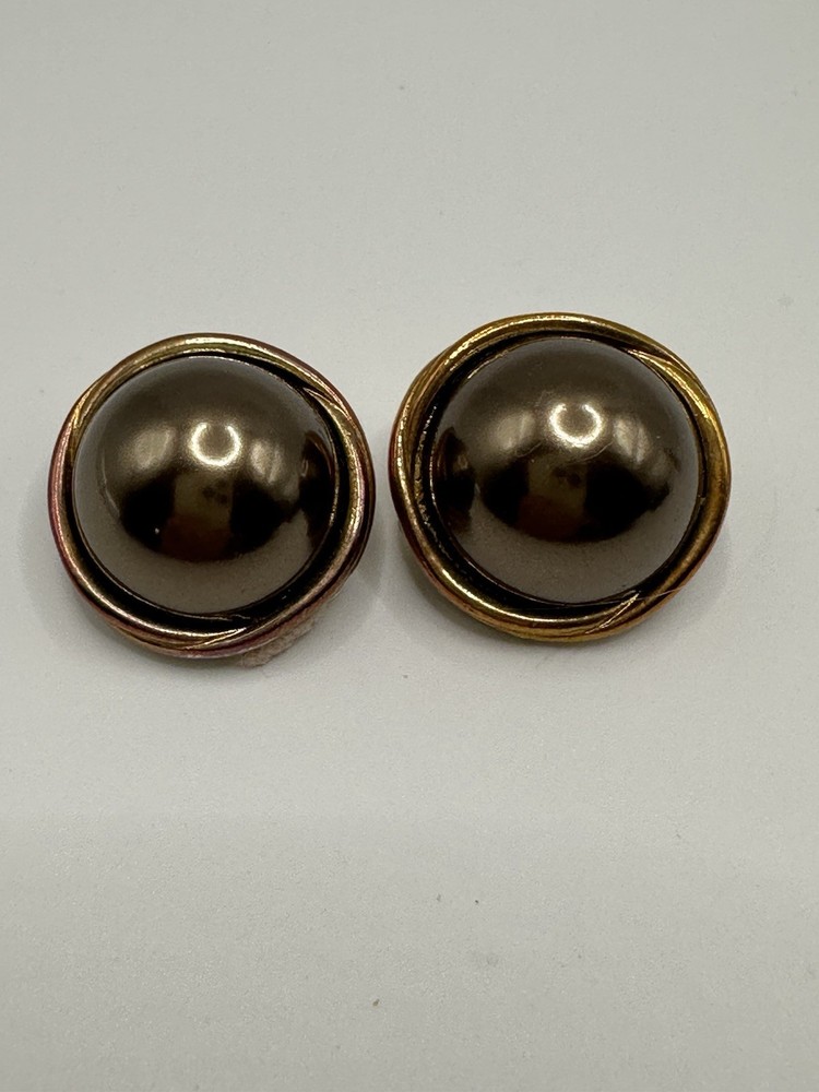 Vintage Faux Pearl Cabochon Gold/Brass Tone Clip On Earrings