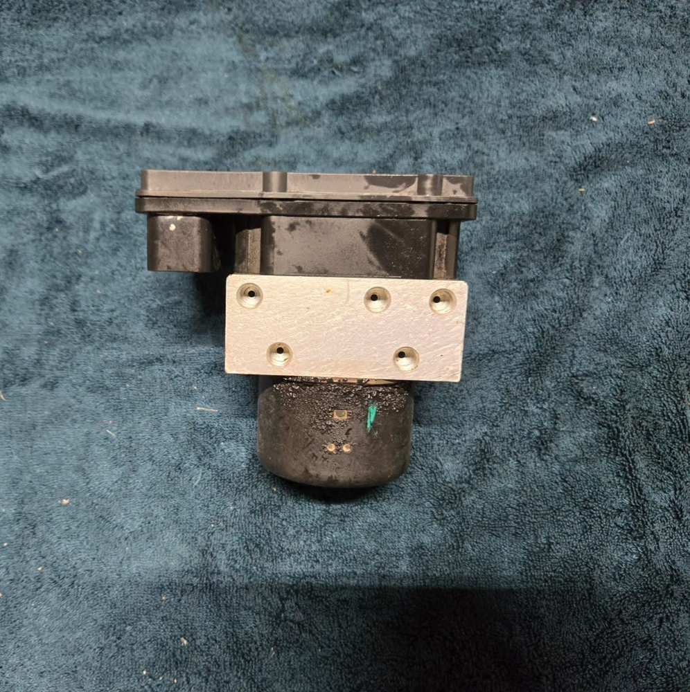 2005-2011 Nissan Frontier Xterra ABS Anti-Lock Brake Pump Modulator Assembly Oem