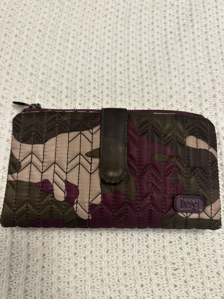 Lug Tram 2 RFID Wallet NWT Army Green/Magenta Camo Print