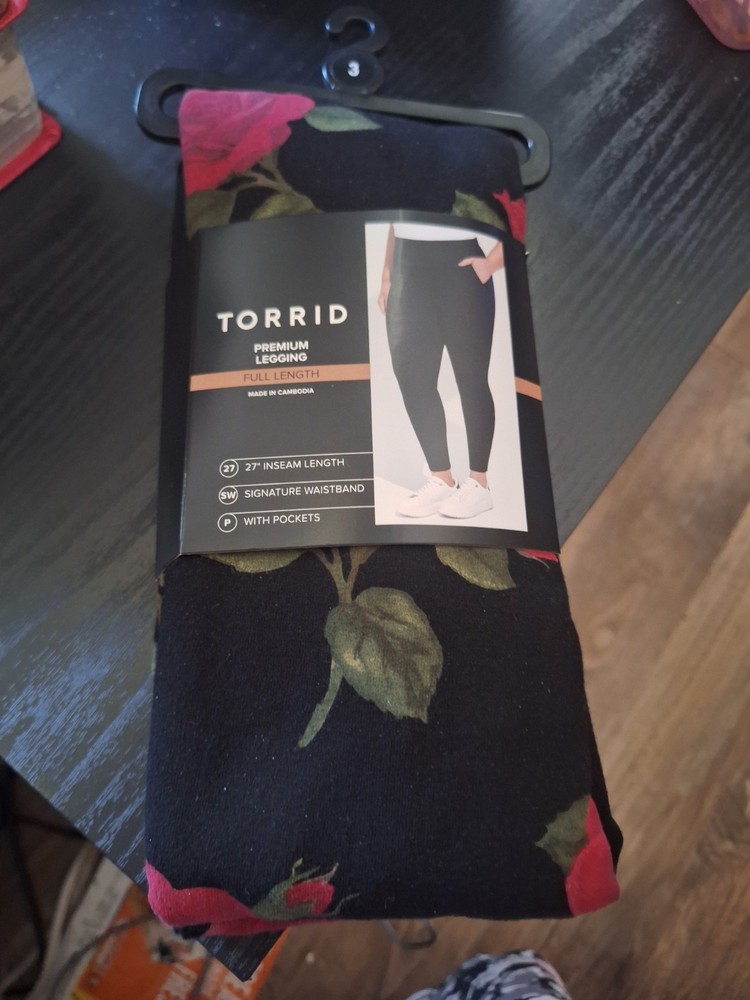 TORRID Roses Print Full Length Leggings w/Pockets NWT Size 3X